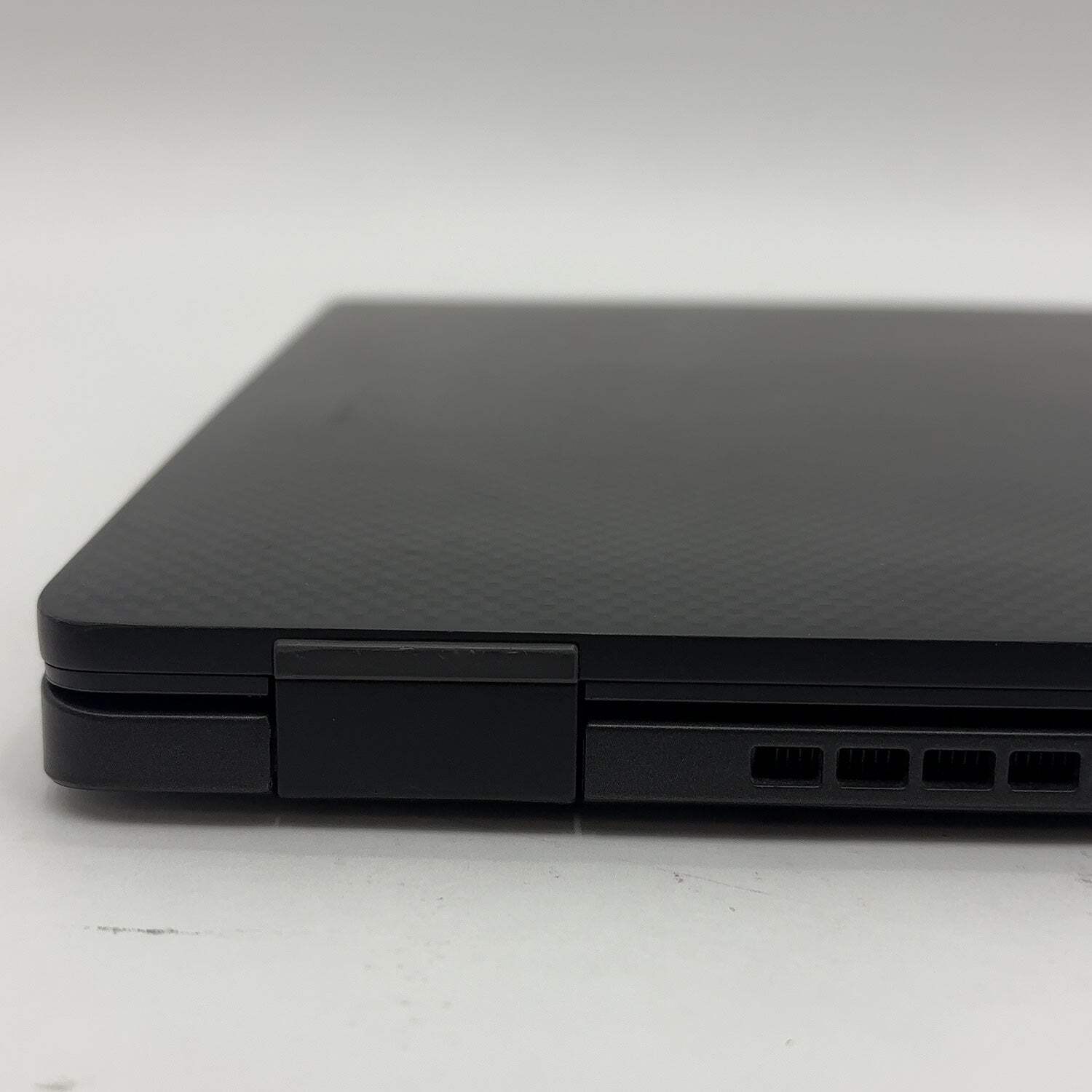 Broken Dell Latitude 7410 14″ i5-10310U 1.7GHz 16GB RAM 256GB SSD Bright Spots