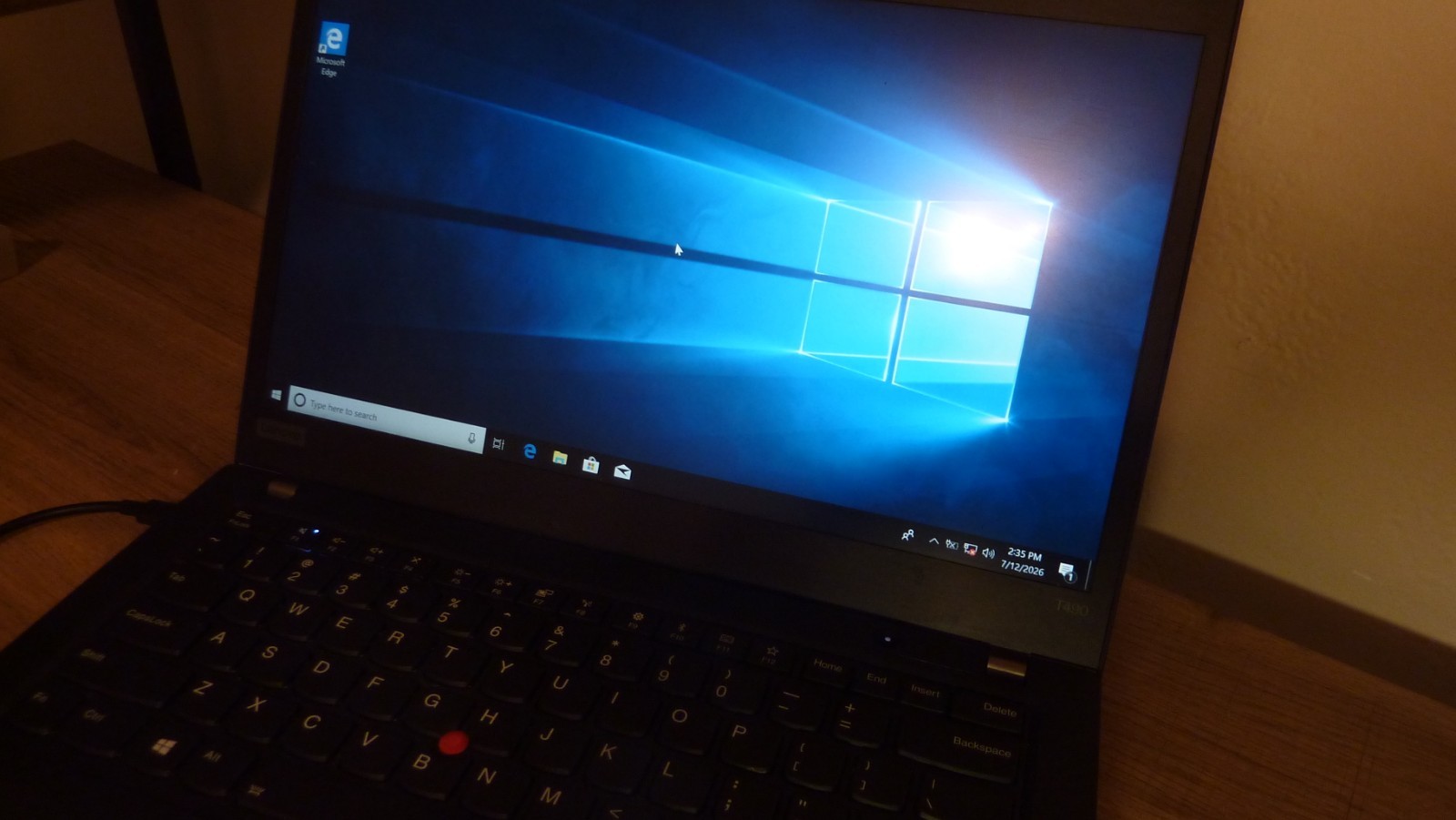 Lenovo ThinkPad T490s Intel i7-8665U 16GB RAM 256 GB SSD Win 10 Pro OEM CHARGER