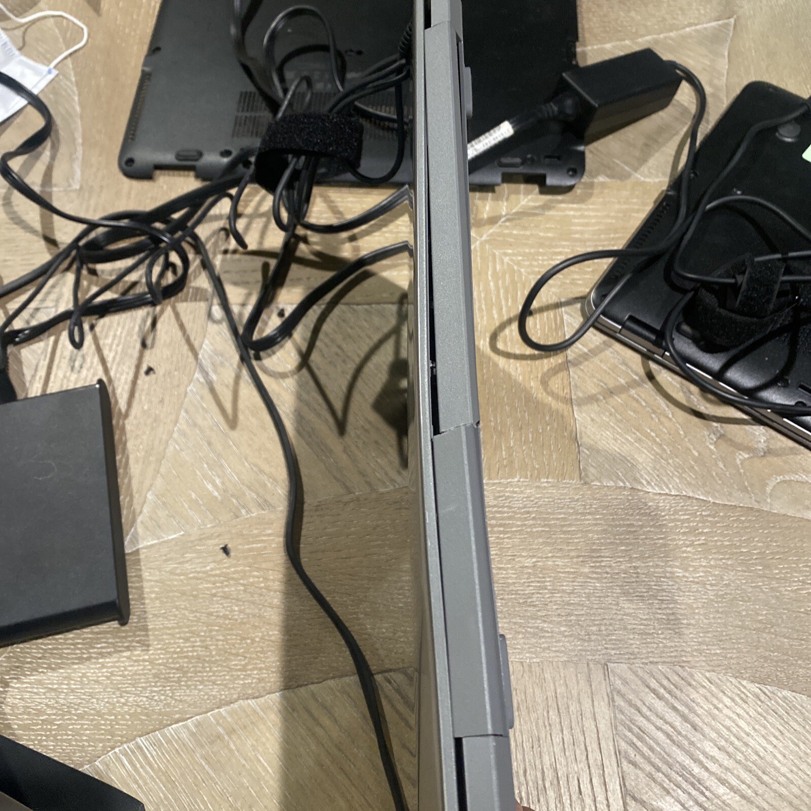 Lenovo IdeaPad 3 14” I3-1115G4 Screen Crack Body Crack Too For Parts