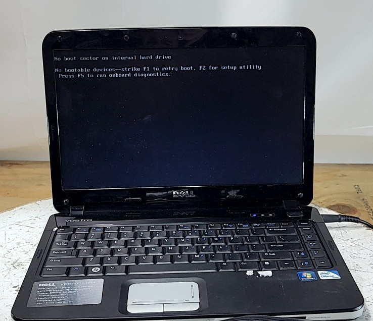 DELL VOSTRO 1014 Laptop Intel Celeron 900 2GB 160GB SEE NOTES