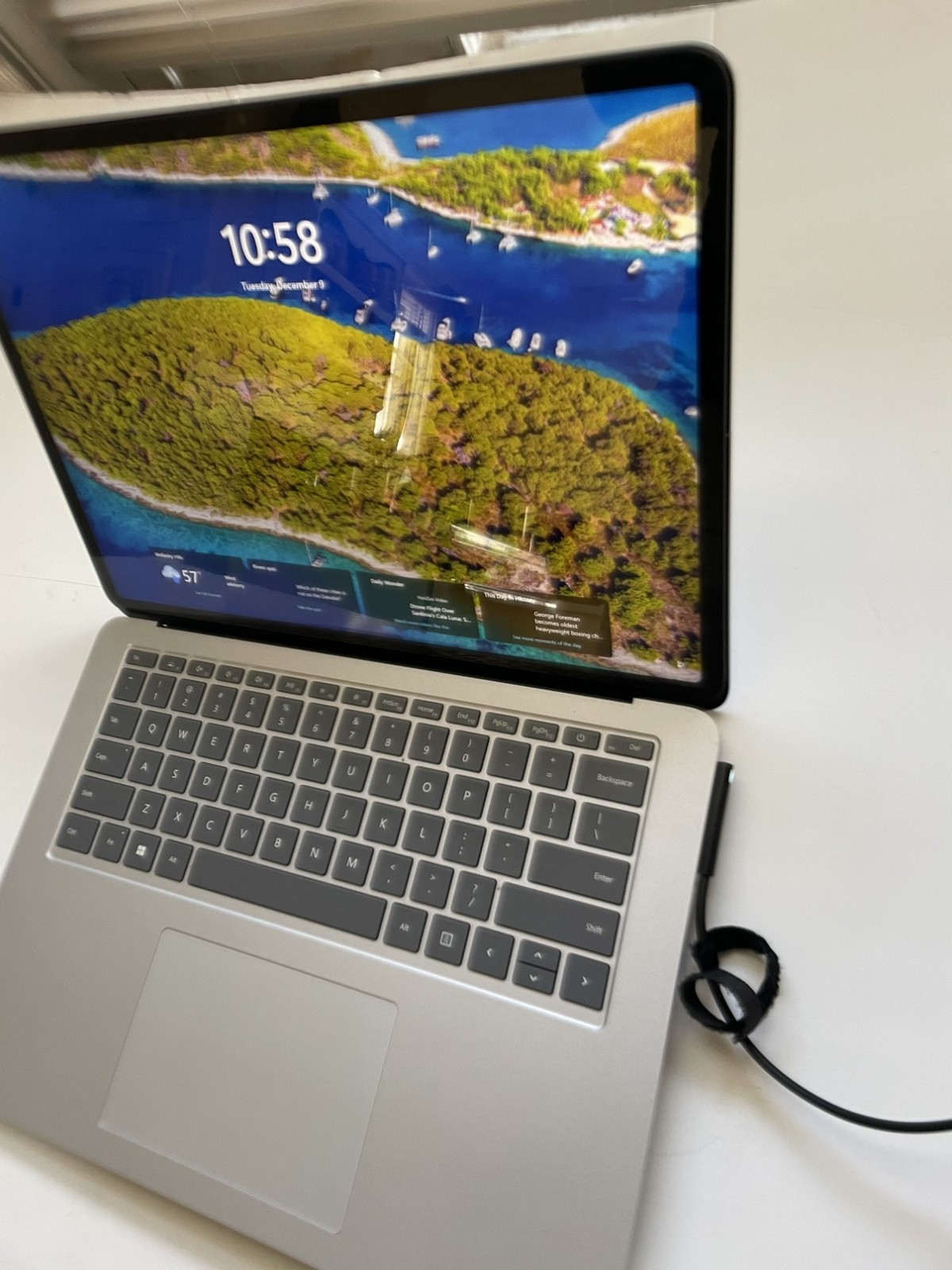 Microsoft Surface Laptop Studio 14″ i5-11300H 16GB 256GB – boost up to 4.4 Ghz