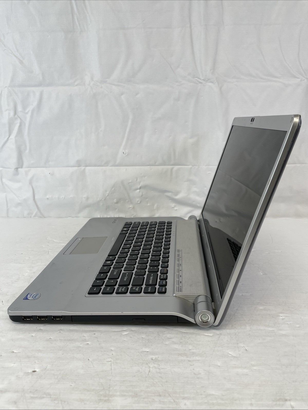 Sony VAIO VGN-FW139E Intel Core 2 Duo 2.26GHz 3GB RAM 250GB HDD Radeon Win10 Pro