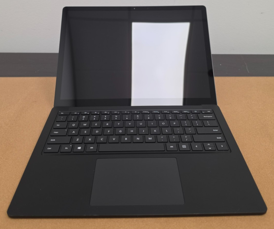 Microsoft Surface Laptop 4 i7-1185G7 13.5″ Touch 32GB Ram 1TB SSD Win 11 Pro
