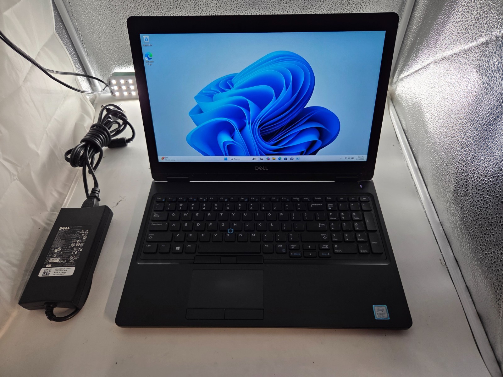 Precision3530Gamer w/charger.i7-8750H(6cores)16GB.256GBNVMe.Hybrid.15.6″FHD.Nice