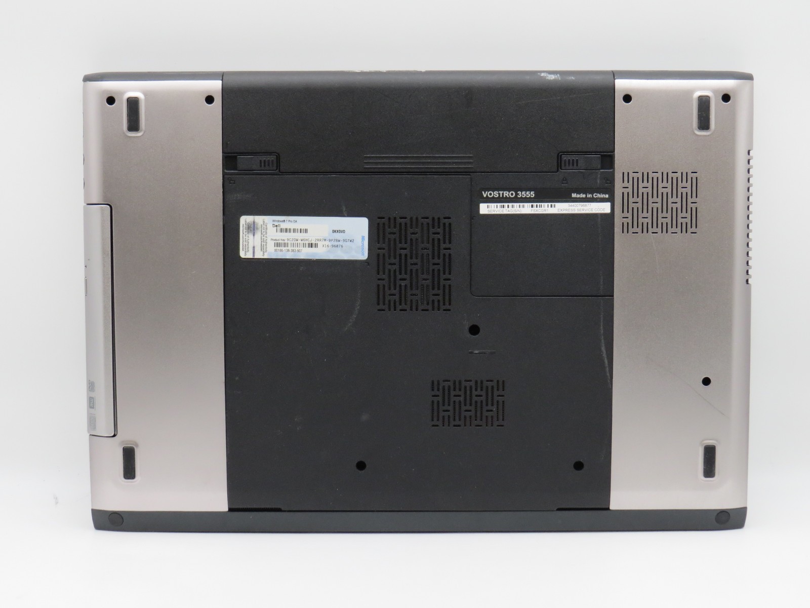 Dell Vostro 3555 | AMD A8-3500M @ 1.5GHz | 4GB DDR3 | 15.6″ | No HD/OS