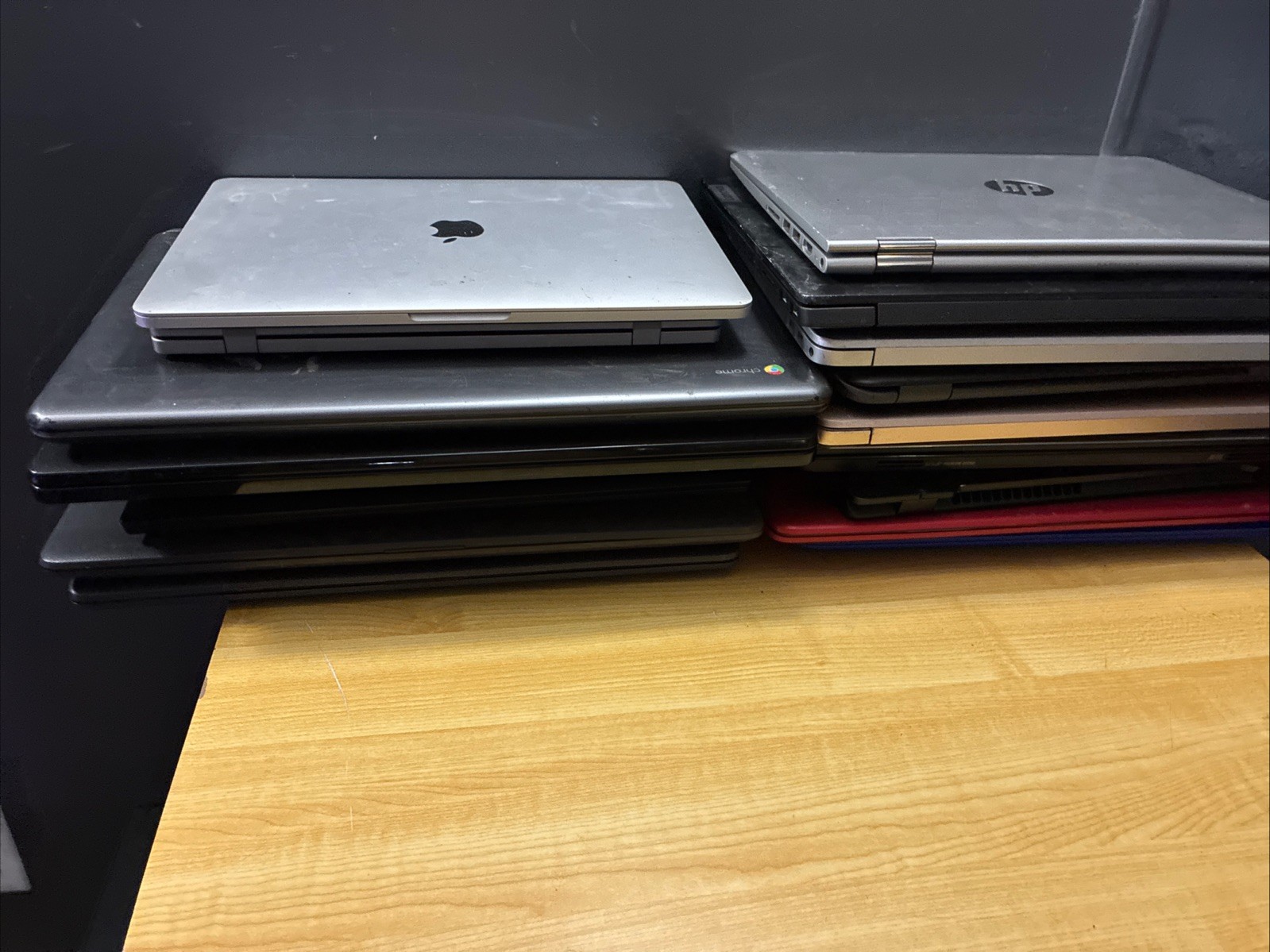 Lot Of 17 Mixed Laptops Dell Hp Lenovo Apple Toshiba As Is 17 Total