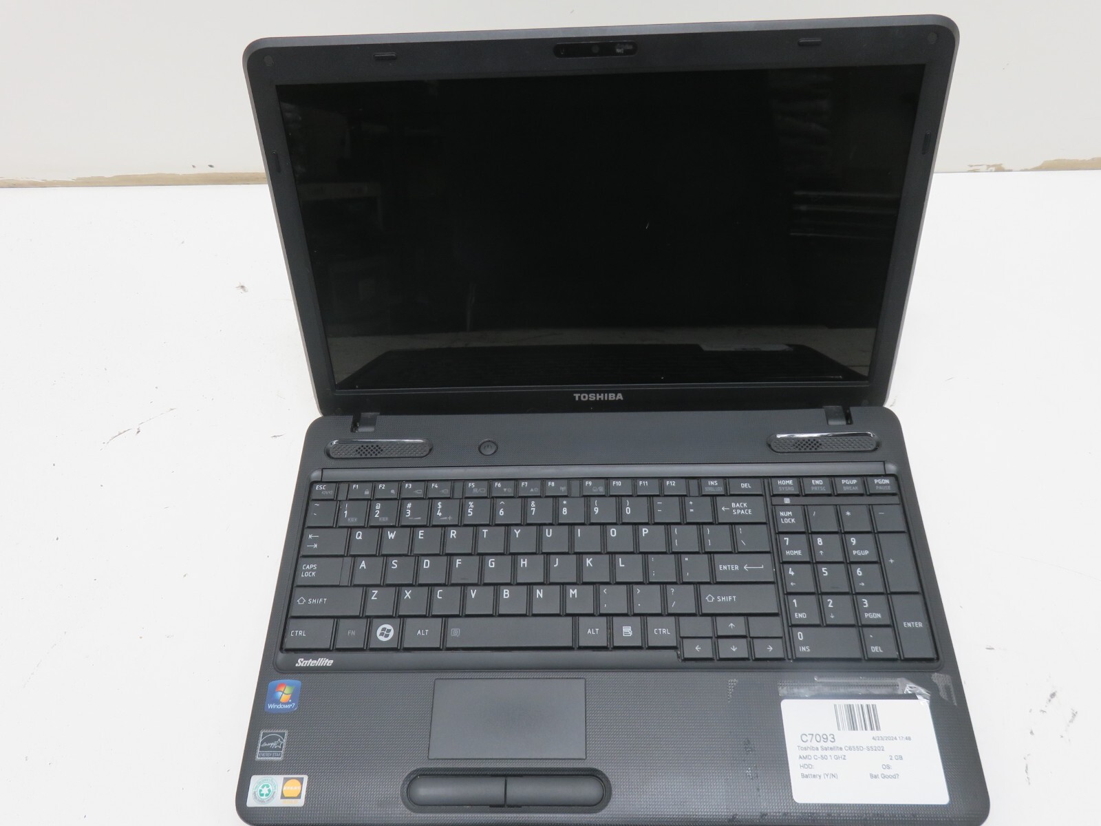 Toshiba Satellite C655D-S5202 Laptop AMD C-50 2GB Ram No HDD/Batt/Bad Hinges