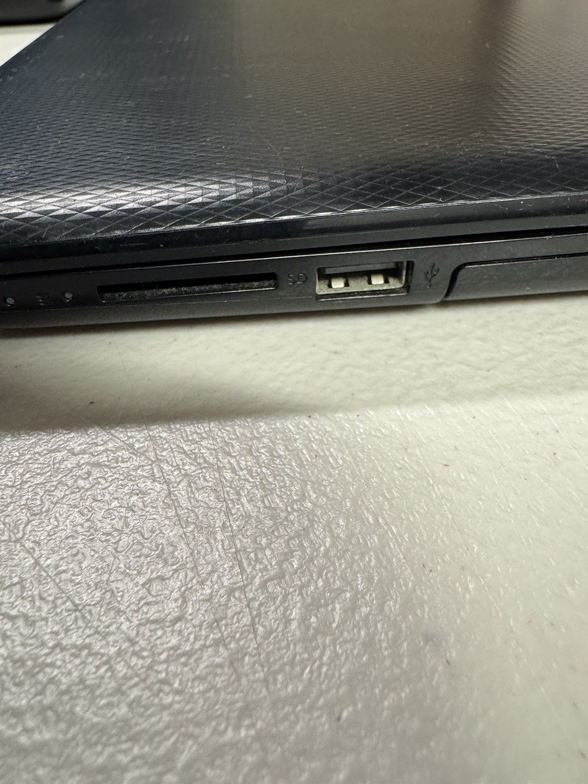 HP 15 Laptop AMD A6 4GB 500GB 15.6″ Parts/Repair No Charger