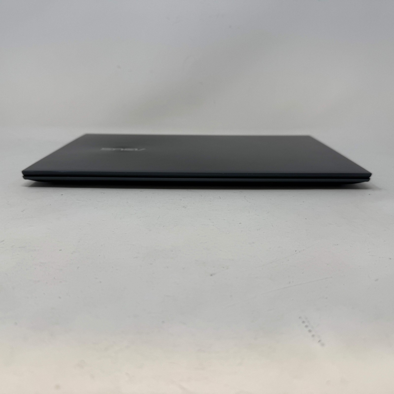 Asus Zenbook 13 UX325E 13.3″ i5-1135G7 2.4GHz 8GB RAM 256GB SSD