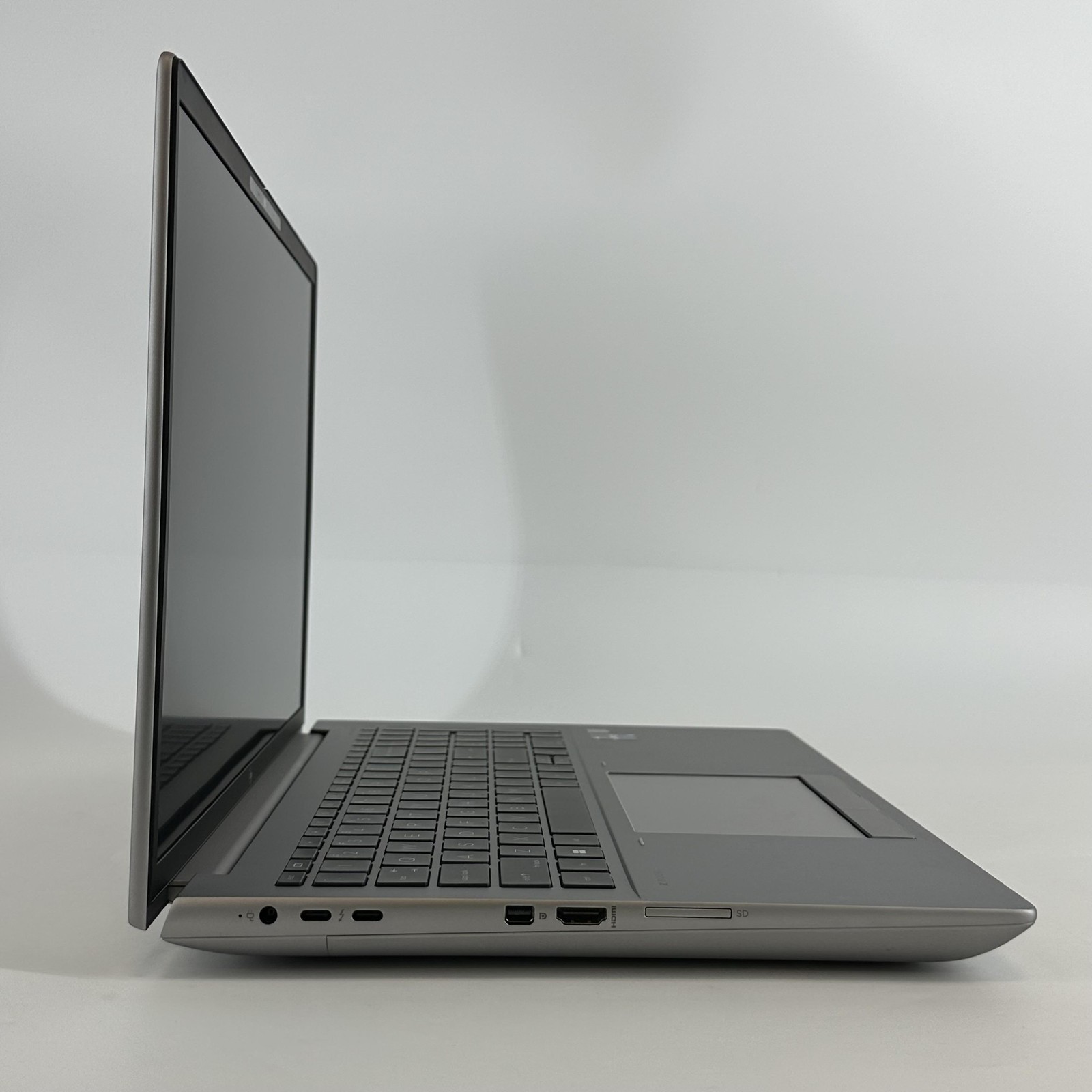 HP ZBook Fury 16 G9 FHD+ 2.1 GHz i7-12850HX 32GB 1TB SSD RTX A2000 Good