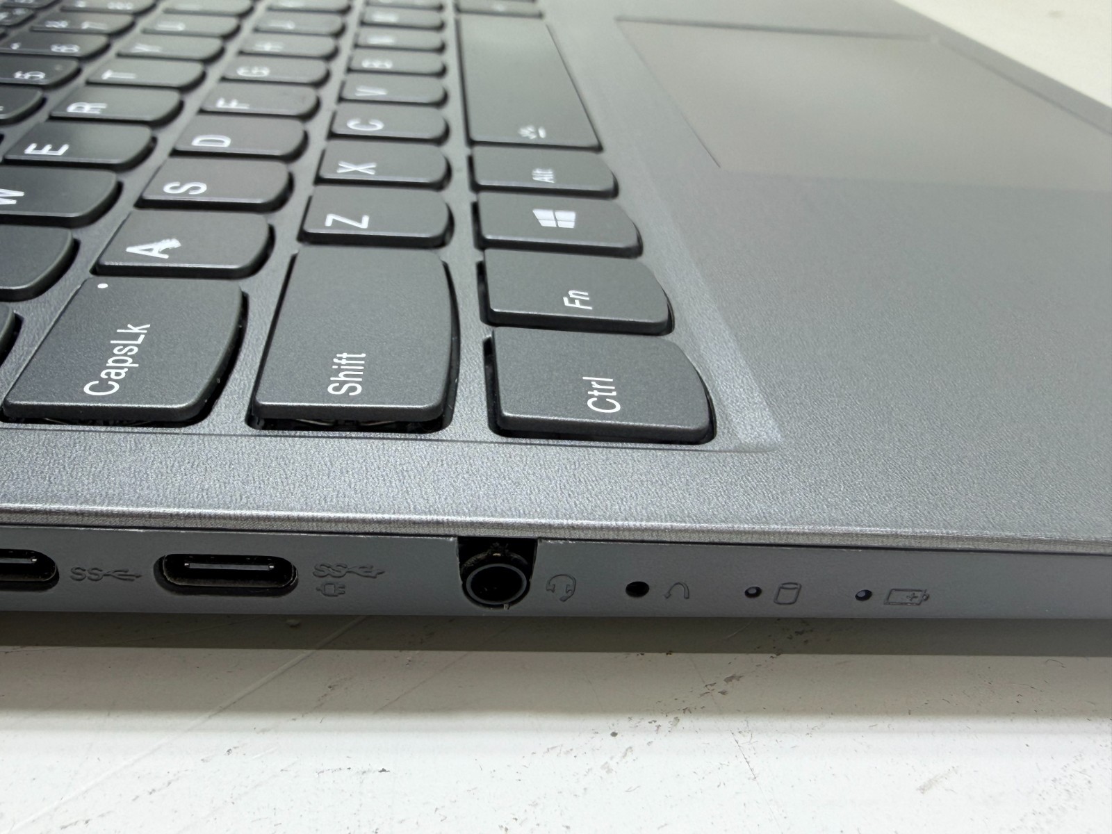 Lenovo Thinkbook 15-IIL Intel Core i5-1035G1 16GB RAM 256GB SSD Win 11 read