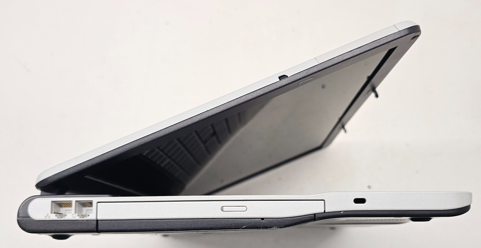 Sony Vaio VGN-FS760/W 15.4″ Laptop Intel Centrino NO RAM/HD/OS/POWER (FL)