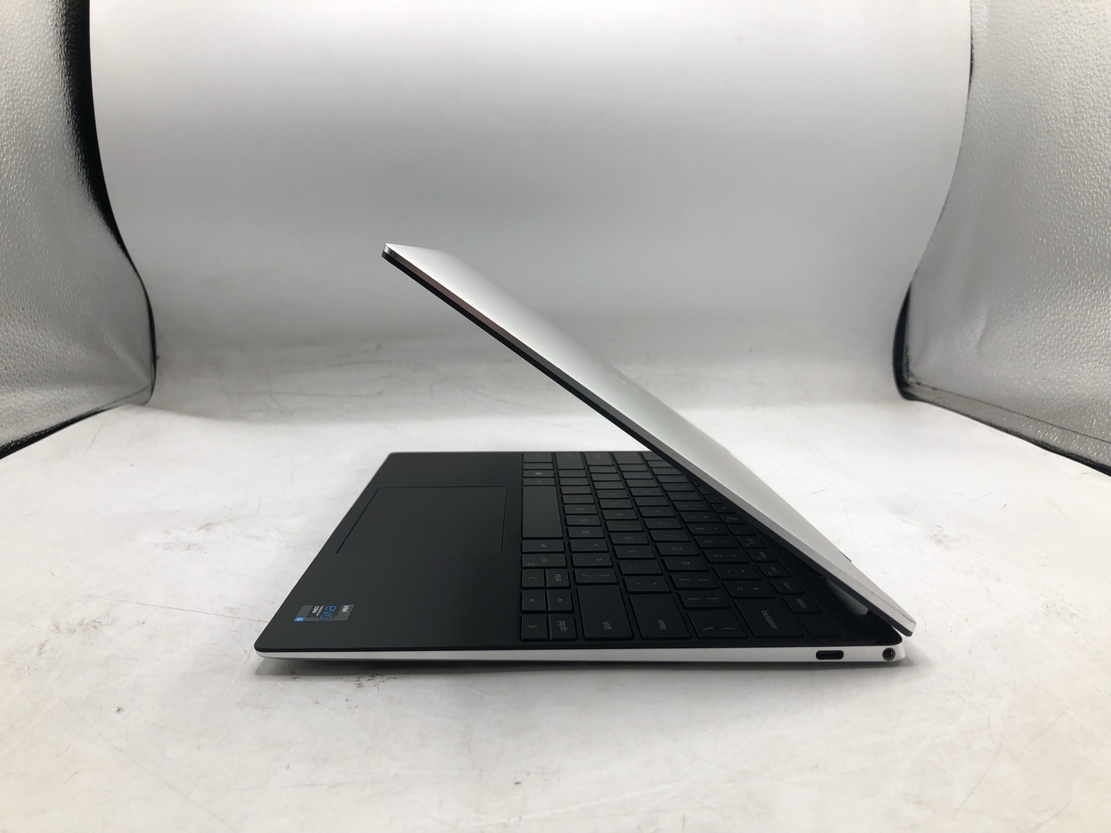 DELL XPS 13 9310 2-In-1 13.4″ i5 2.4GHz 8GB 256GB Low Battery Health GRADE C