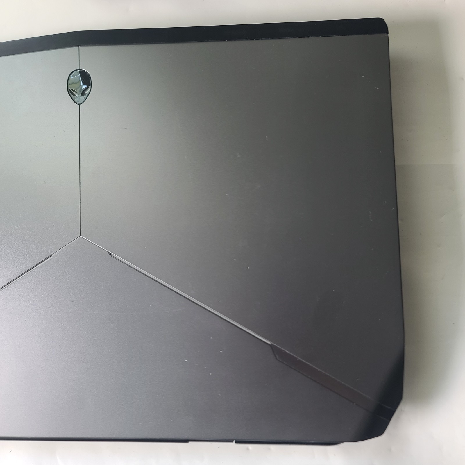Alienware 17 R3 i7-6700HQ, GTX 970M 256GB SSD 1TB HDD Read Description