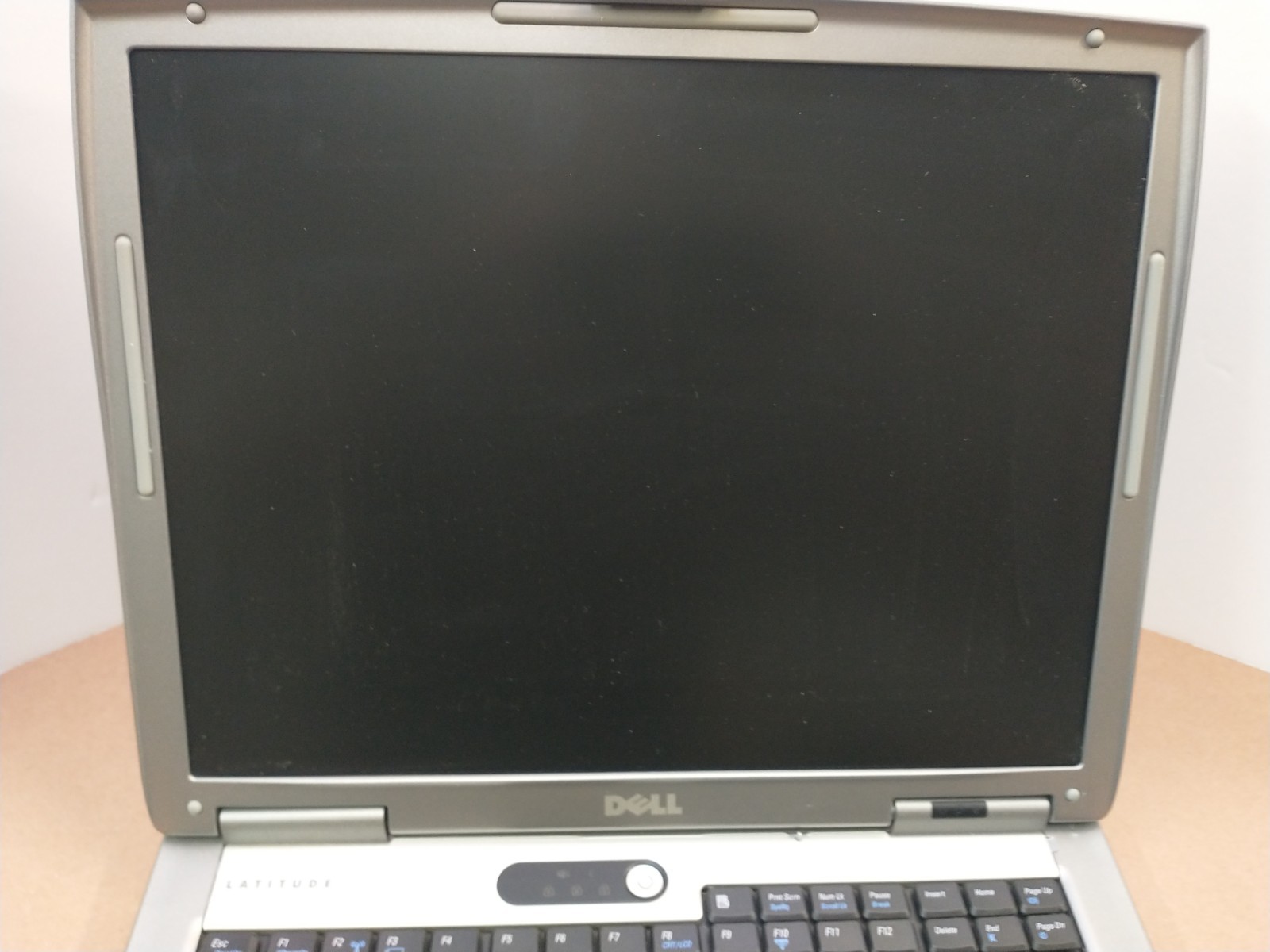 Dell 15″ XGA D510 Linux Pre-Installed AntiX / Parallel+Serial+Ethernet+WIFI+USB