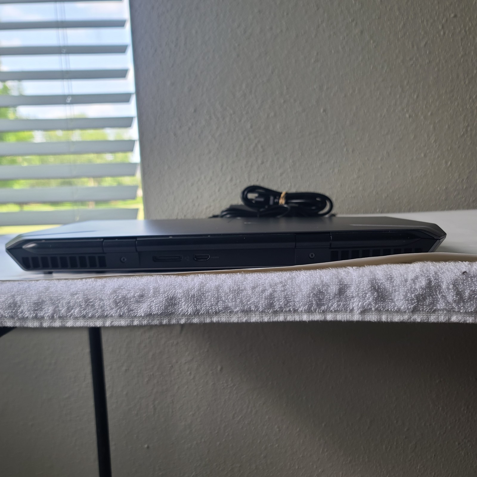 Alienware 17 R3 i7-6700HQ, GTX 970M 256GB SSD 1TB HDD Read Description