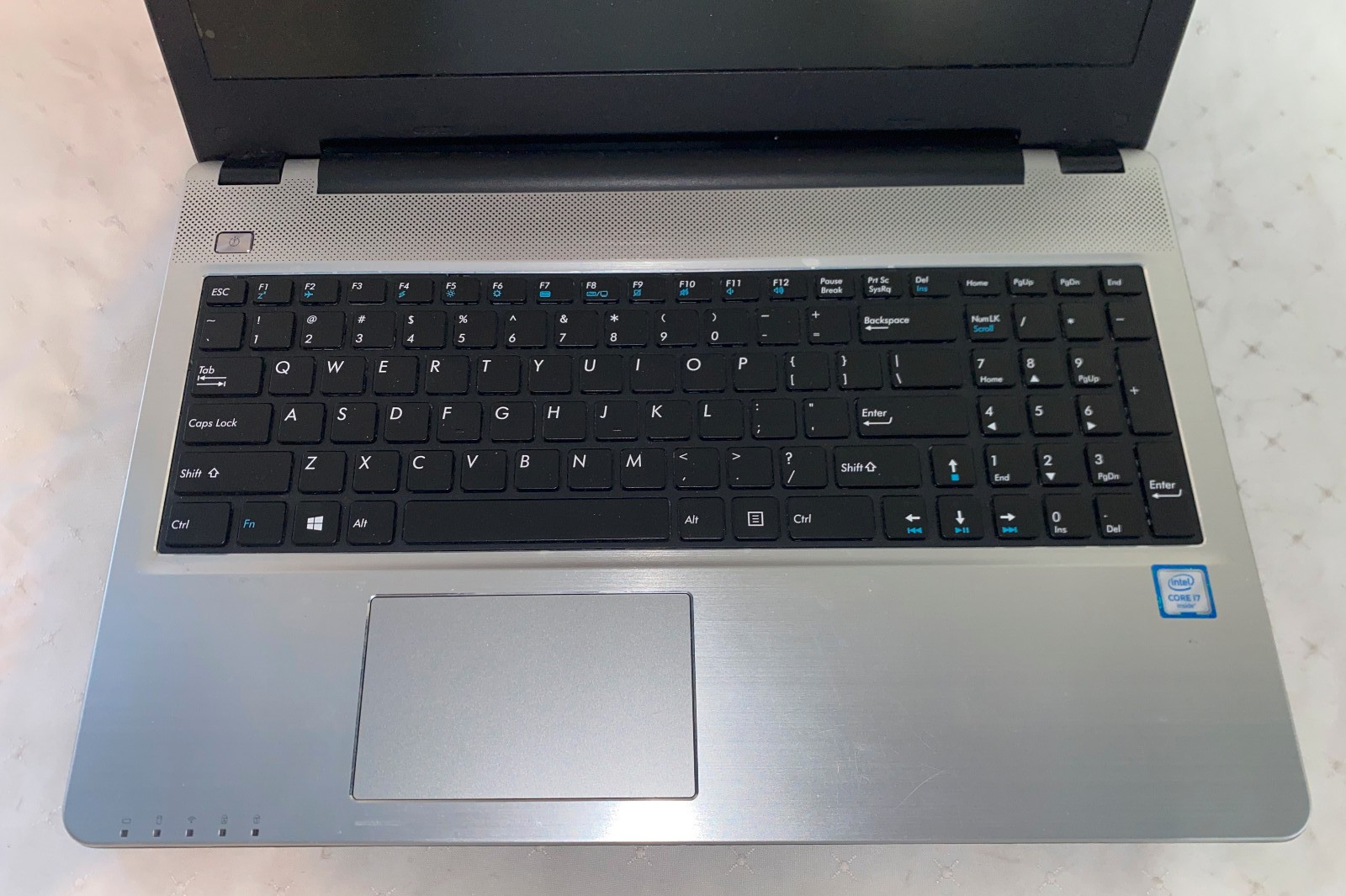 Intel i7-6500U, 16GB RAM, 275GB SSD, Laptop Notebook Pegatron D15S
