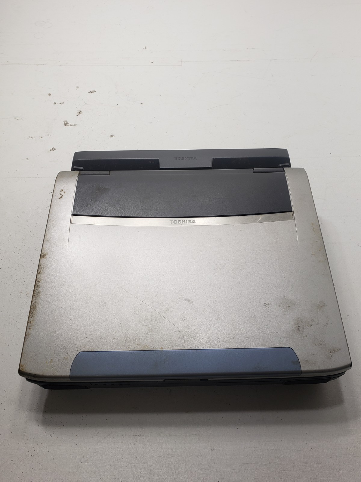 Vintage Toshiba Satellite Pro 4600 w/ PA2731U Port Replicator Untested