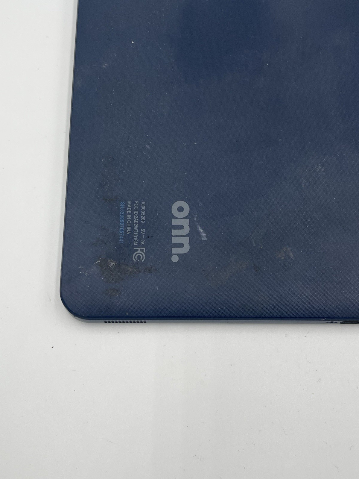 Onn 10.1″ Tablet 32GB of storage, 2GB of RAM, and a 1280 x 800 res Display Blue