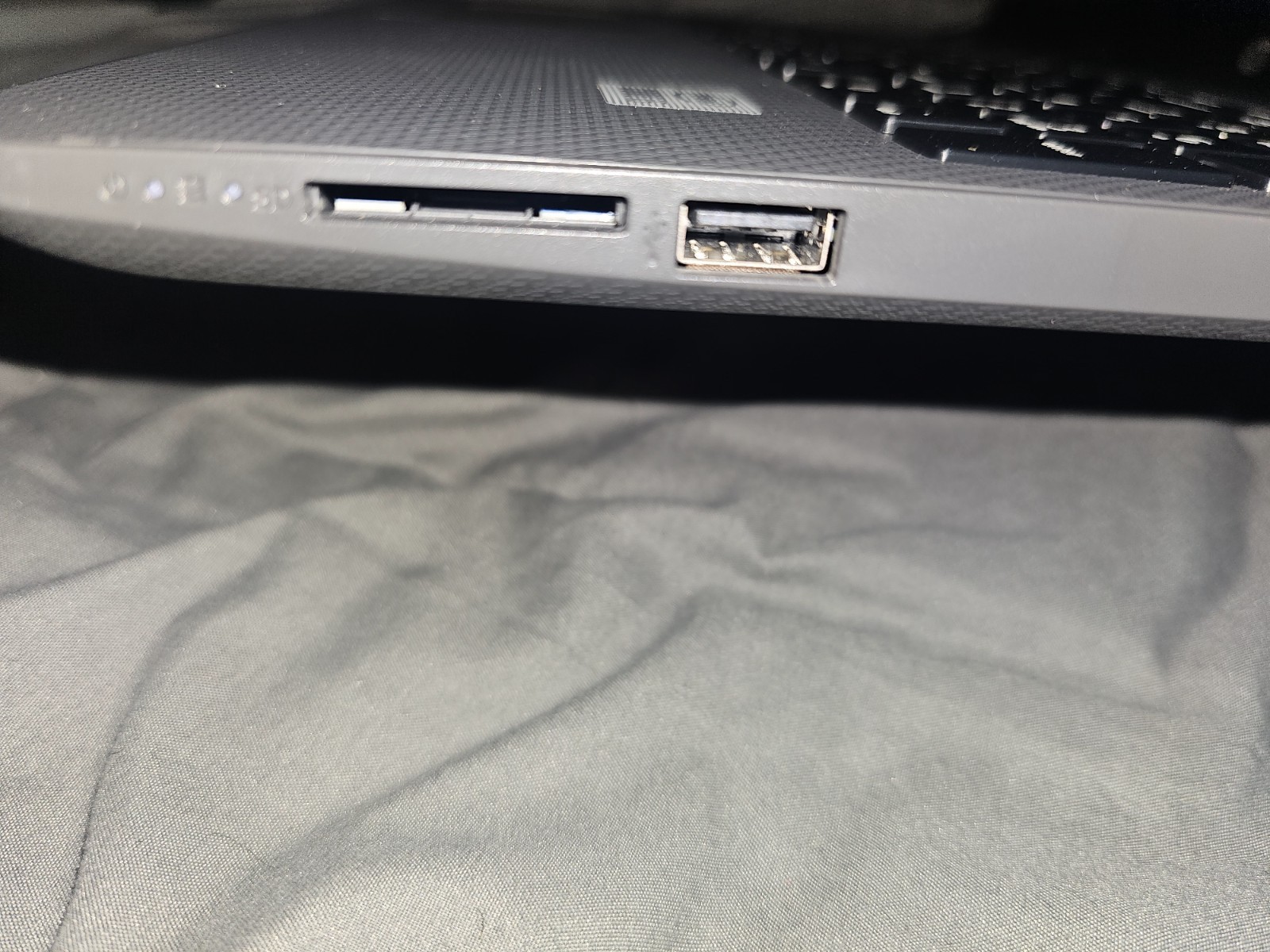 HP 250 G7 15.6″ Intel Core i5-1035G1 1.00GHz 8GB 256GB SSD Win11 No Adapter
