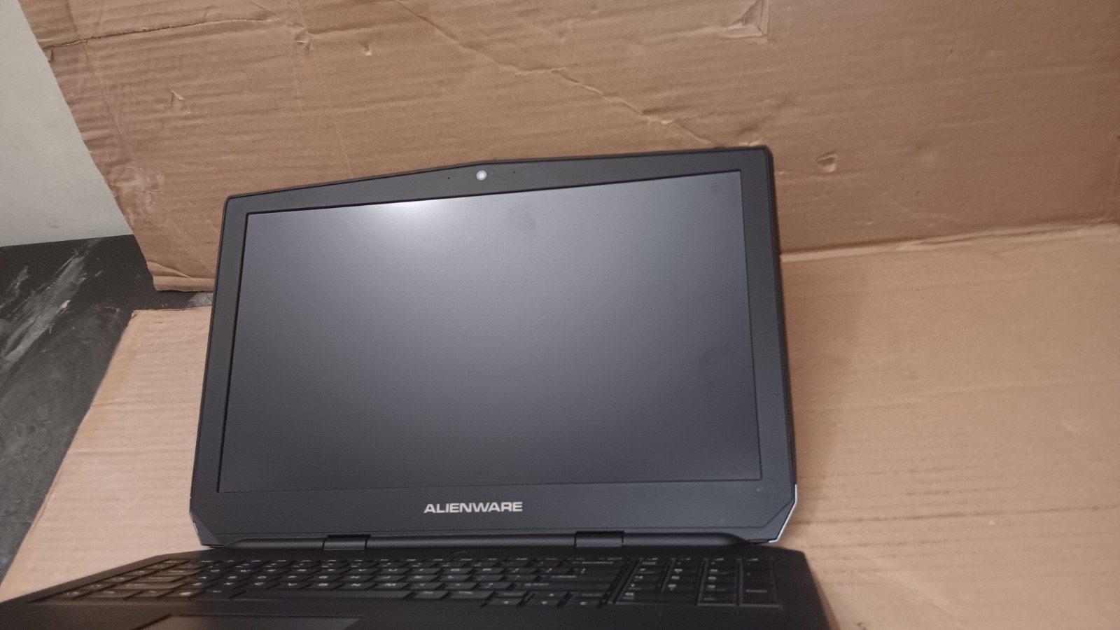 Dell Alienware 17 R3 Gaming Laptop Core i7 Motherboard 17.3″ LCD Screen Parts
