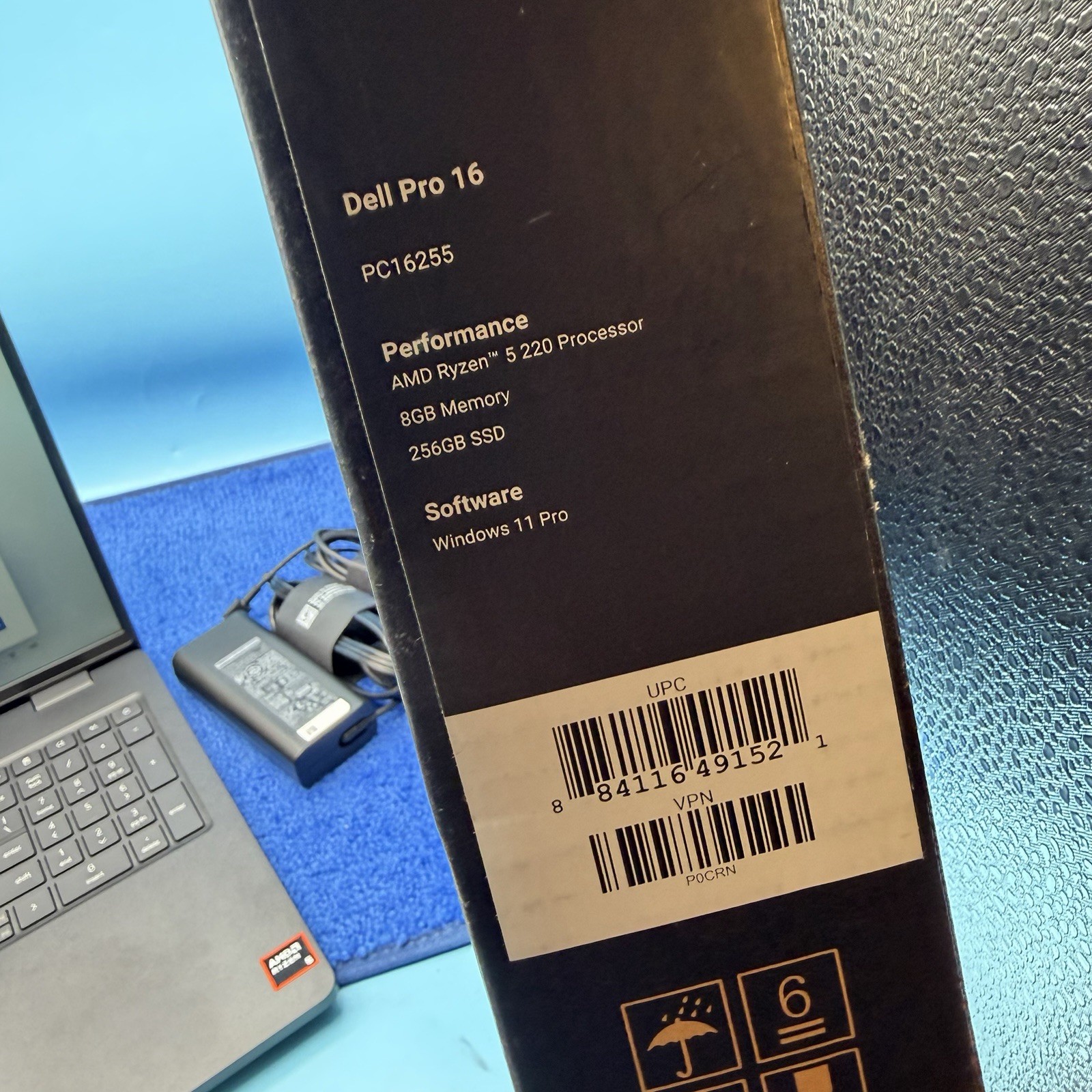 Dell Pro 16 PC16255 16″ PC Notebook – AMD Ryzen 5 220, 8 GB, 256 GB – Scratched
