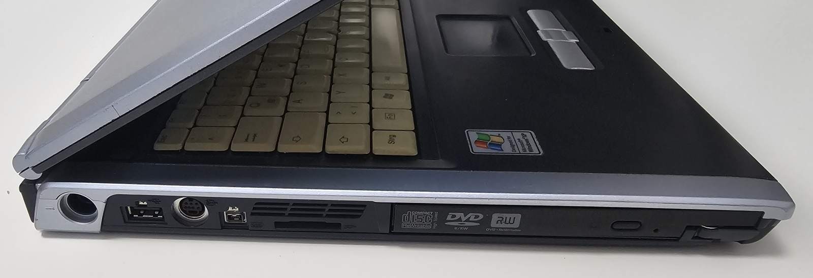 Retro Notebook Fujitsu Siemens E8020 with Windows XP Serial RS232 Parallel
