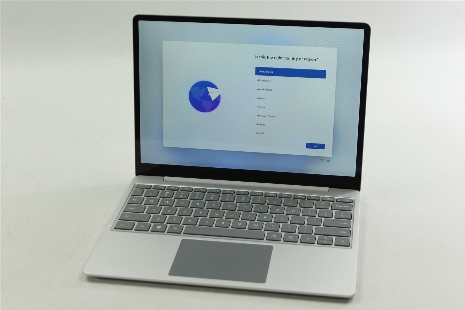 Microsoft Surface Laptop Go 2 2013 12.4″ i5-1135G7 256GB SSD 16GB RAM W11P
