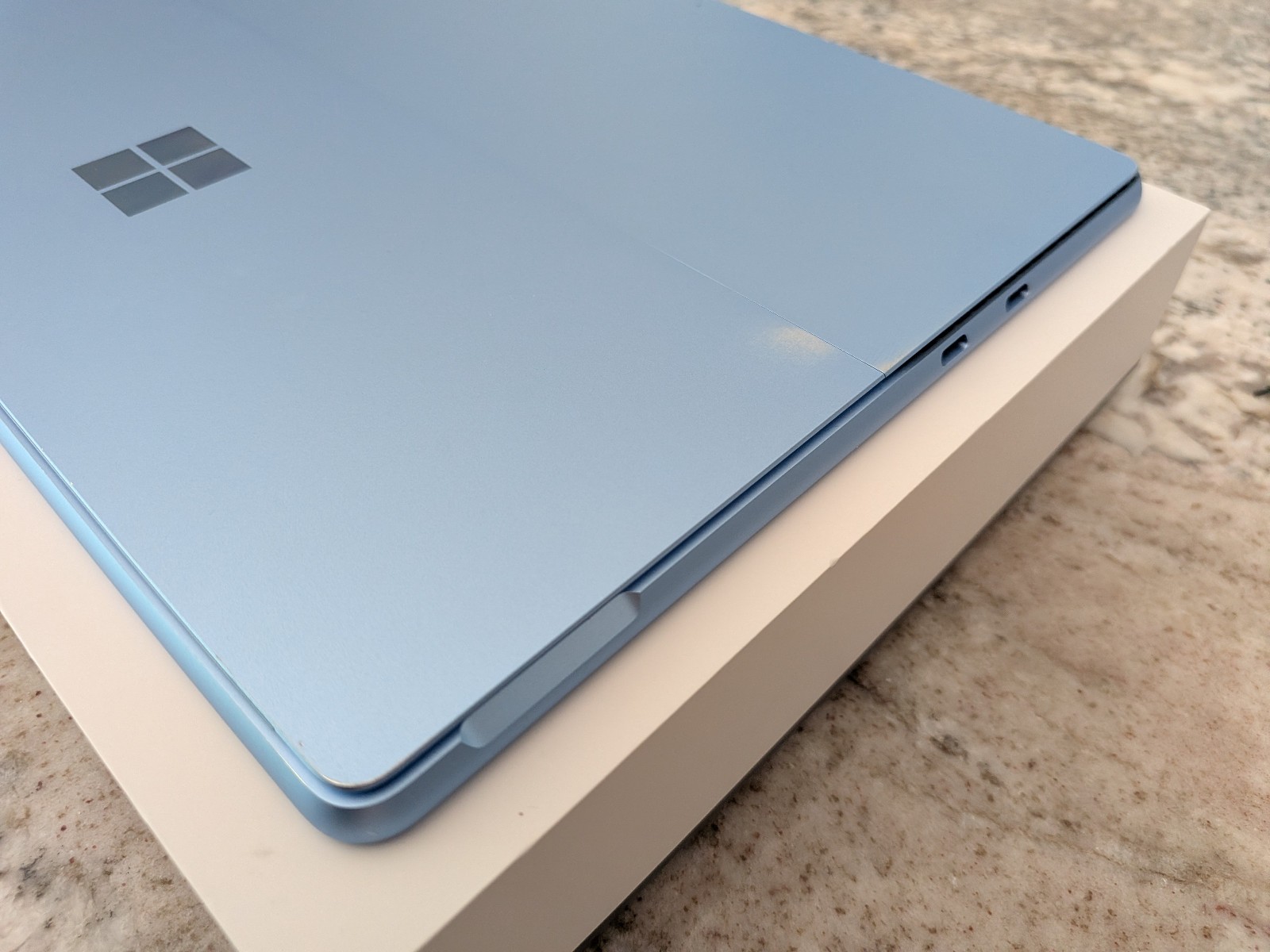 Microsoft Surface Pro 9 1TB SSD + 16GB RAM w/Surface Pro Keyboard/Slim Pen 2 CIB