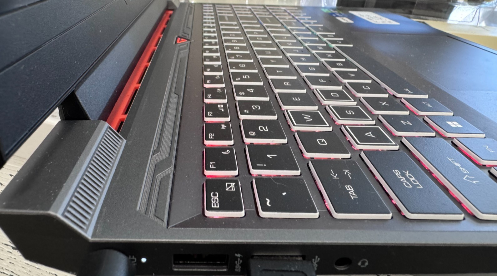 SKYTECH ARES GAMING LAPTOP i5-13420H 16GB RAM 1TB SSD Win 11 Home 25H2