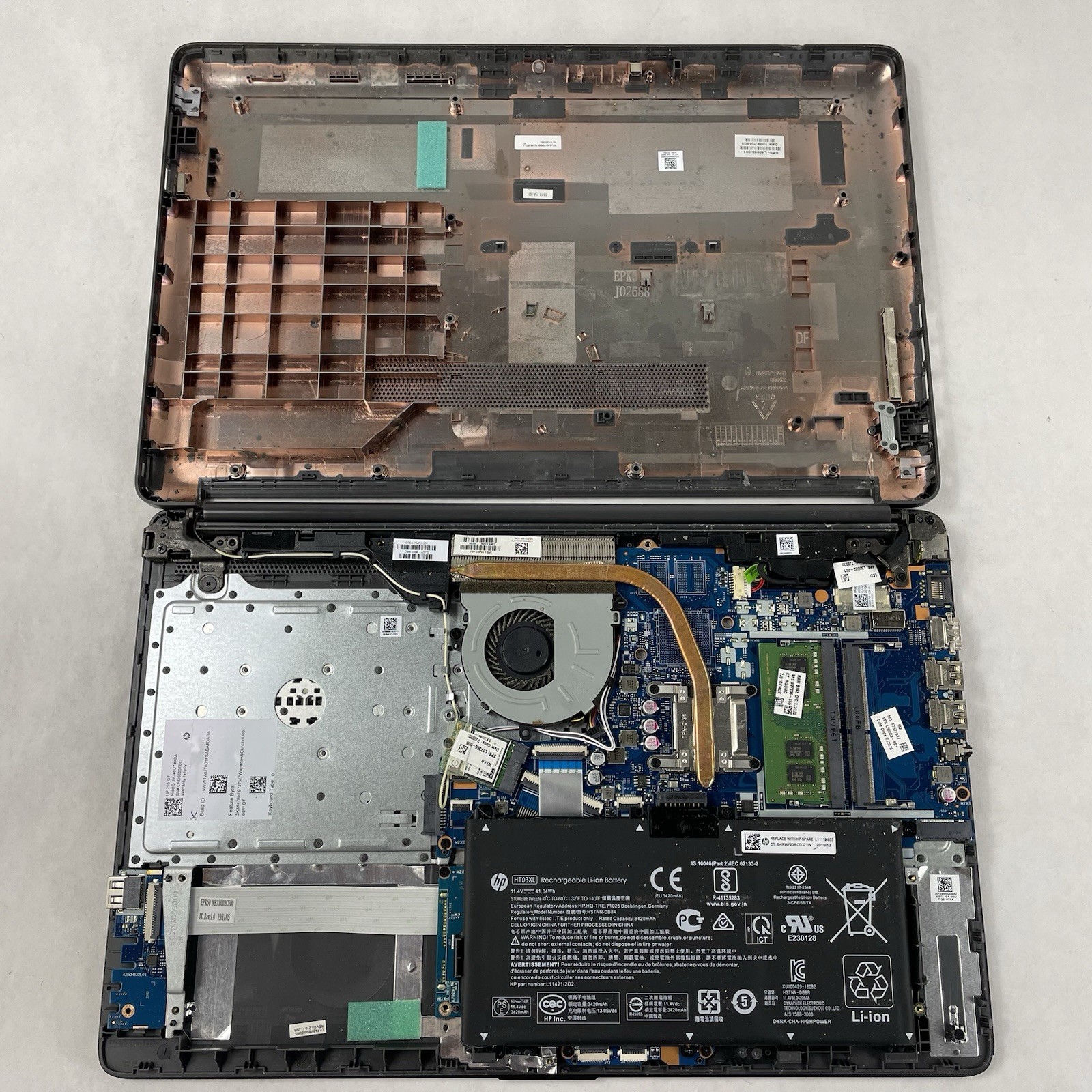 HP 255 G7 15.6″ Ryzen 3 2200U 2.50 GHz 8 GB RAM No SSD/OS/AC – READ