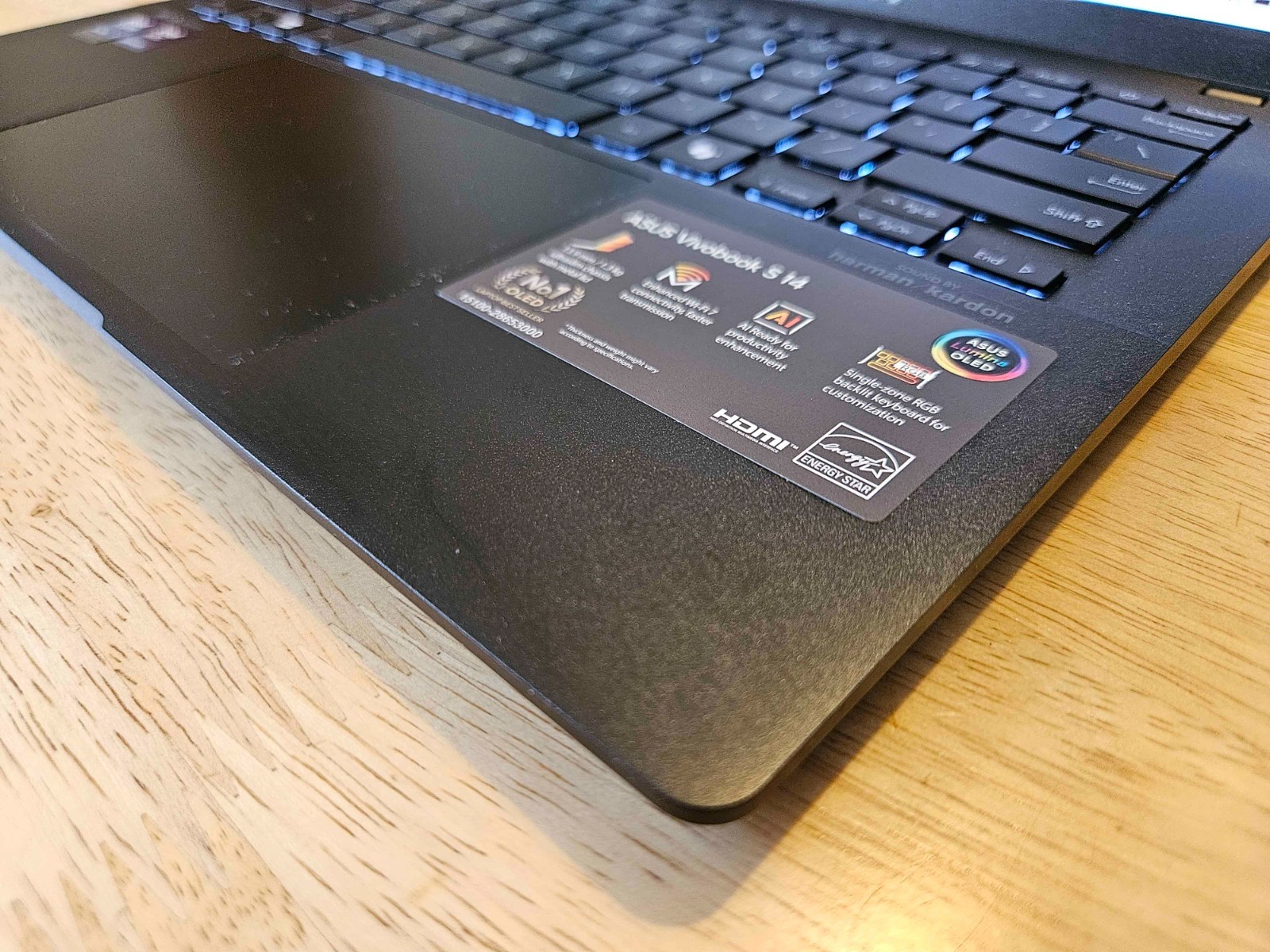 ASUS S5406SA-WH79 Vivobook S 14 14″ WUXGA Ultra 7 258V 2.2GHz Intel Arc Graphics