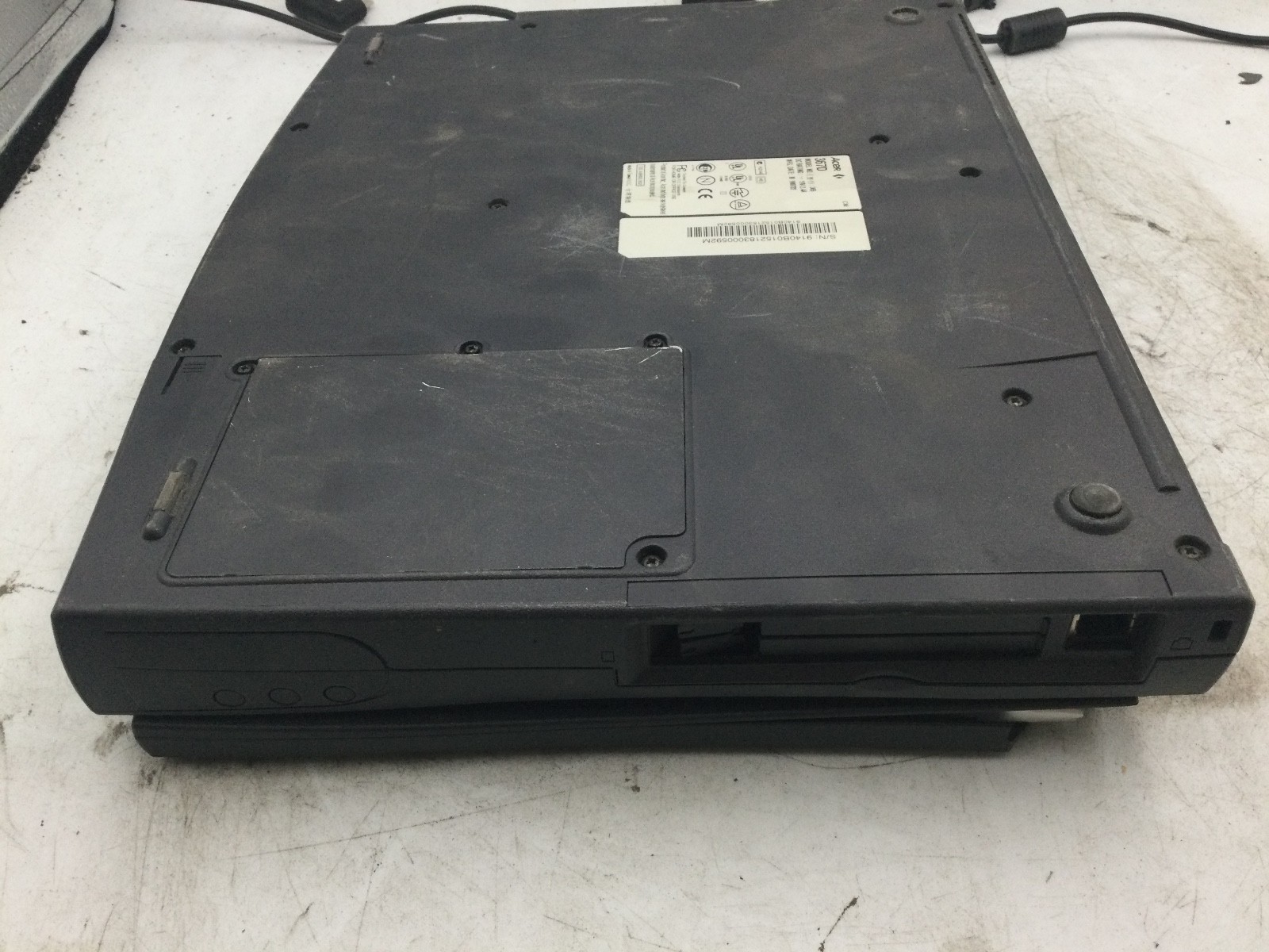 ACER EXTENSA 367D – FOR PARTS – INTEL PENTIUM 200MHZ – 16MB RAM – READ DESC – BB
