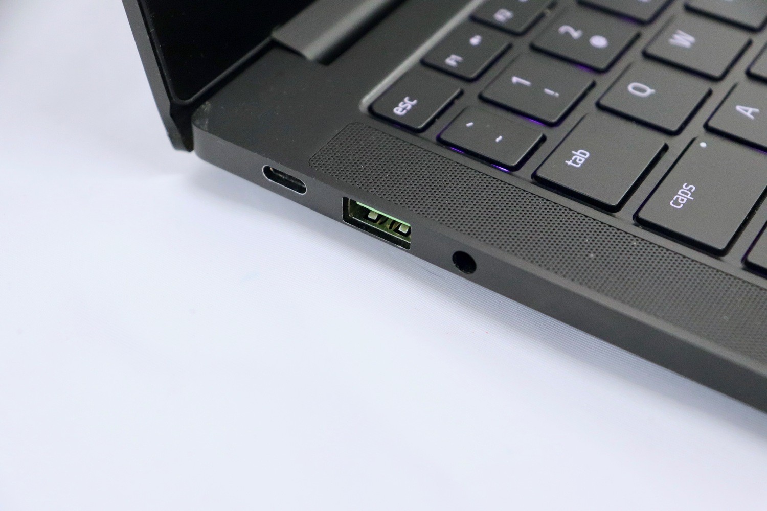 RAZER Blade 13 13.3″ i7 16GB 512GB SSD FHD Win11 Ultrabook