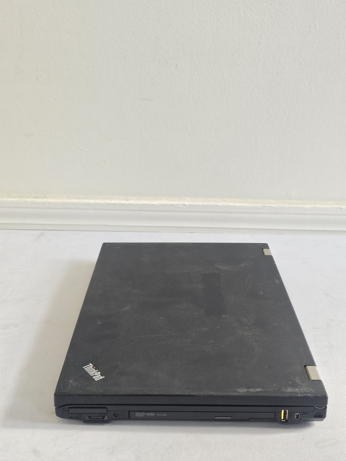 Lenovo ThinkPad T410 Laptop – Intel i5-M520 – 4GB RAM – NO HDD/OS – READ