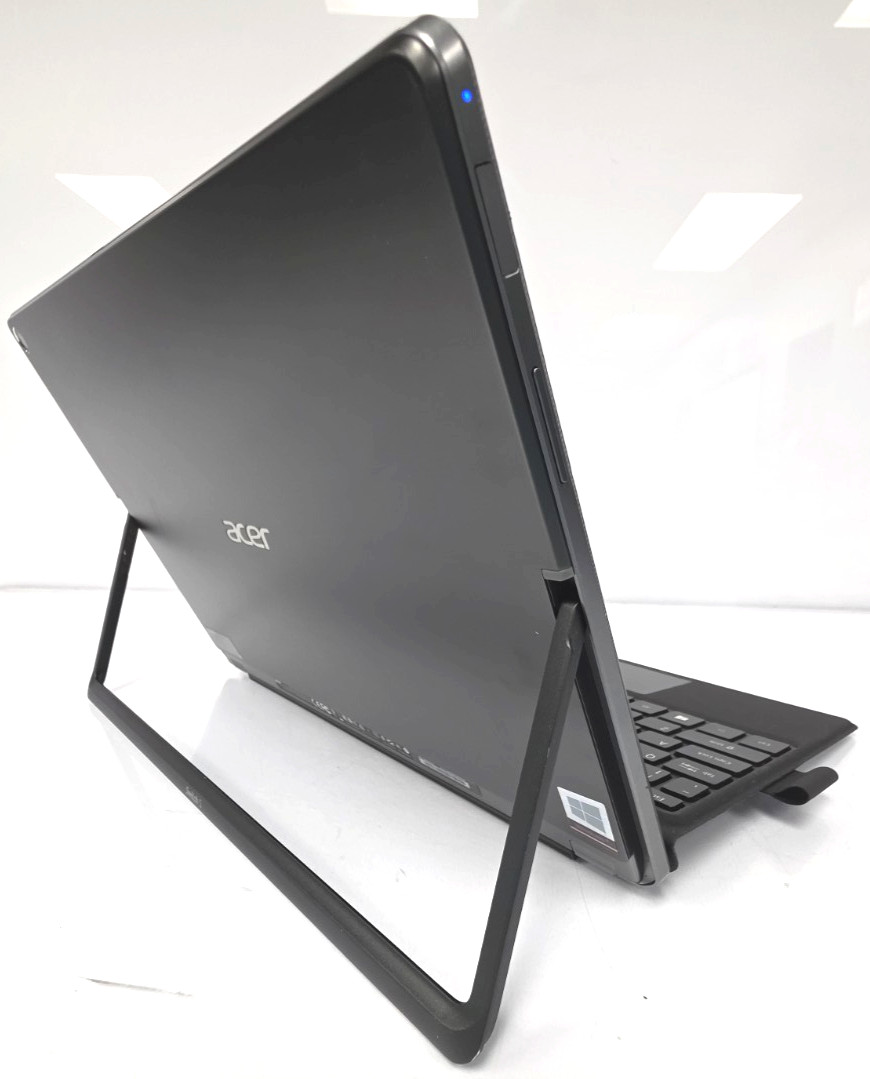 Acer Switch 5| Intel Core i3-7130U| 4GB RAM| 128GB SSD| Win 10 Pro| Keyboard