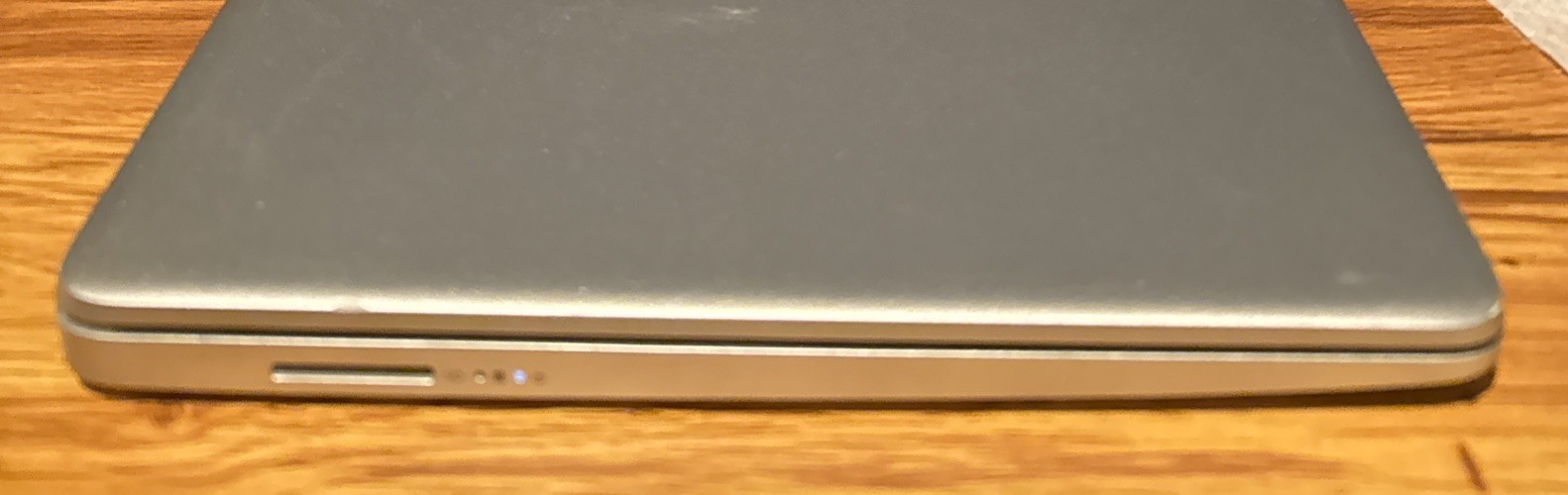 Laptop + Charger HP AMD Ryzen 3 3250U 8GB DDR4 Ram 119gb Storage