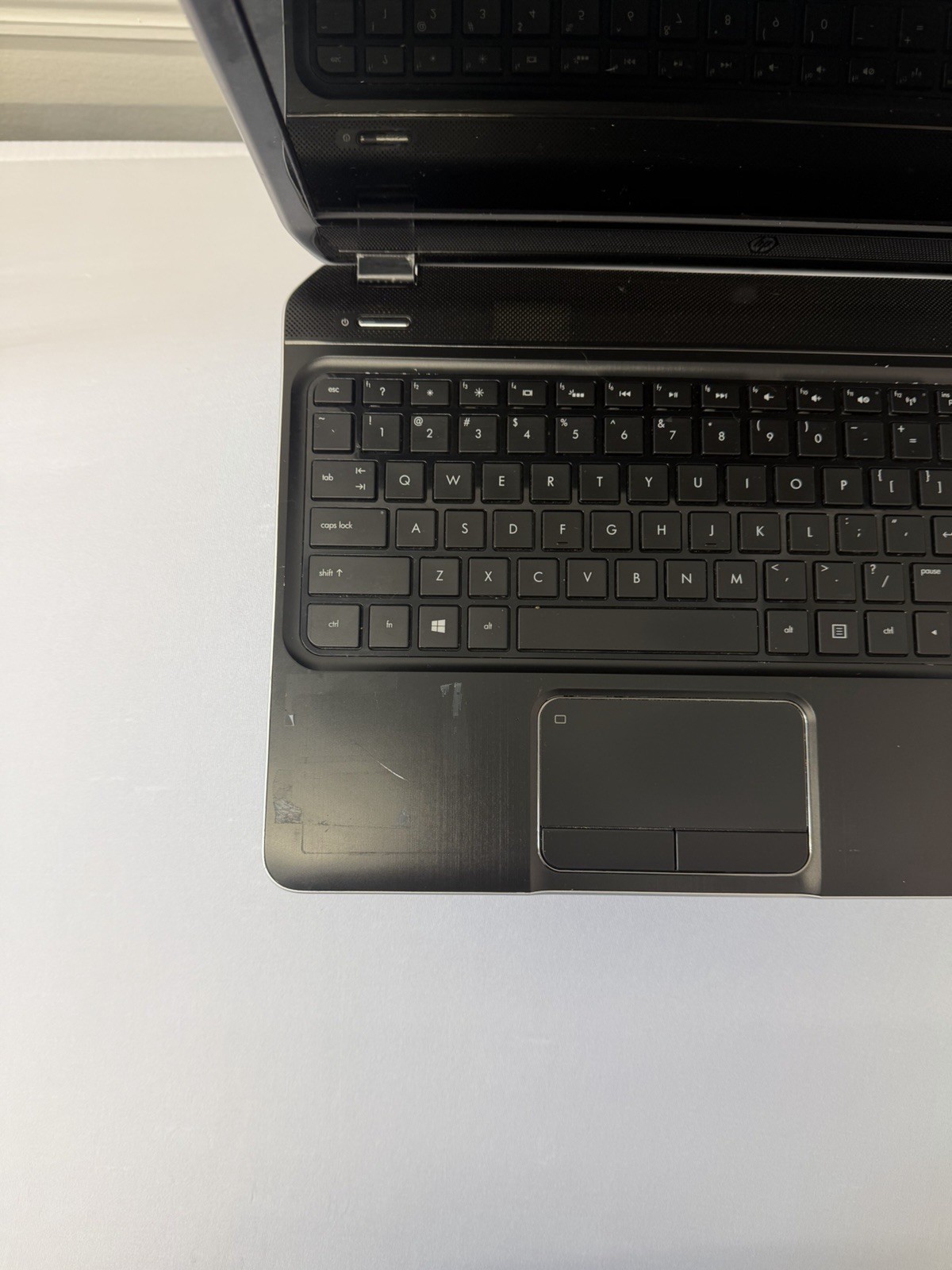 HP Envy dv6 Laptop – Screen Leaking Light – AMD A6-4400M – Read Des