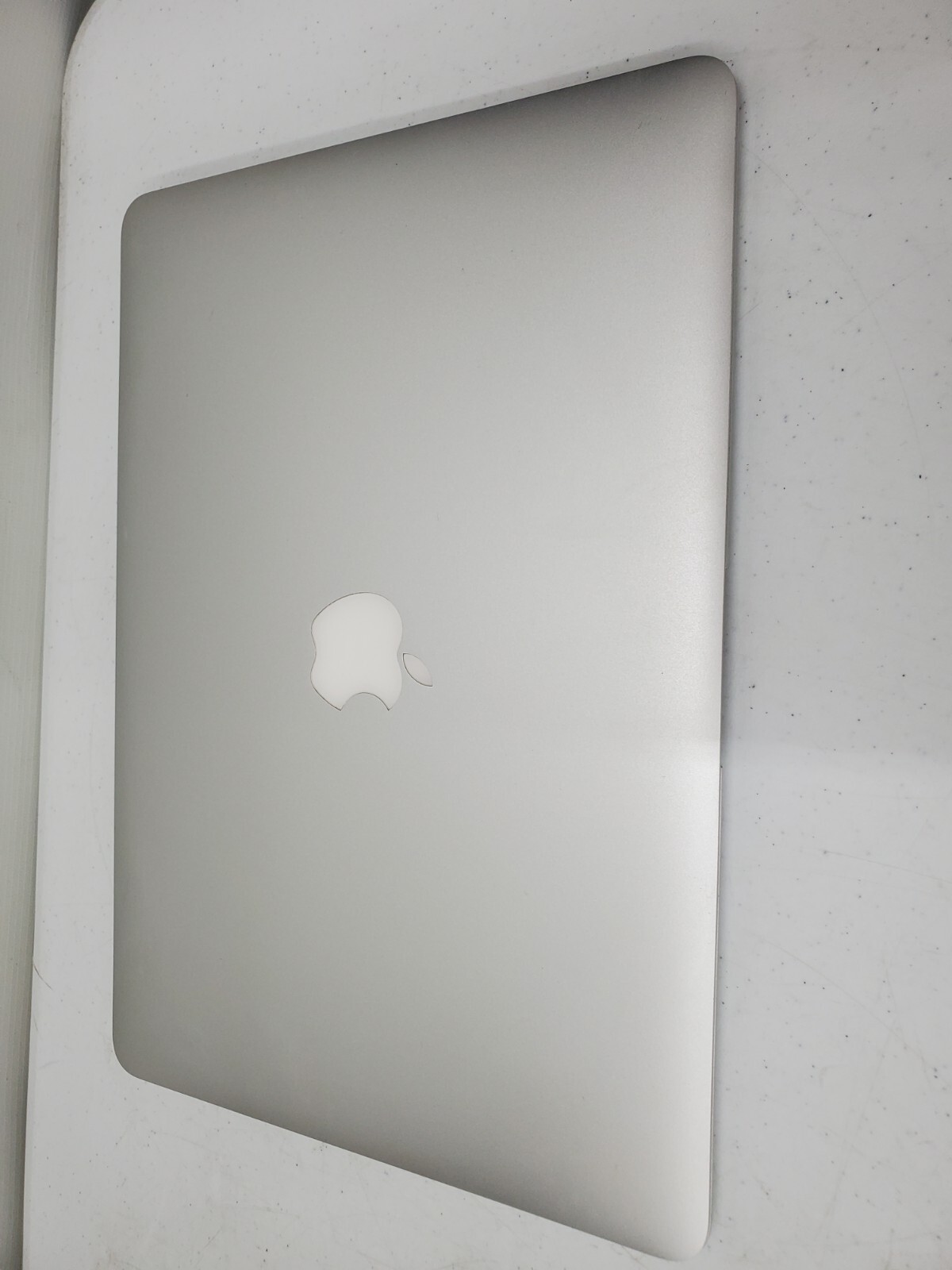 2015 Apple MacBook Air 13″ i5 1.6GHz 4GB RAM 128GB SSD Silver A1466 PW :12345