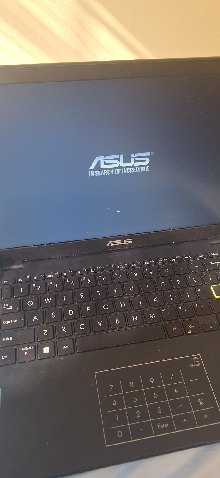 ASUS Vivobook Laptop E410K, Extremely Good Condition, with Original Charger