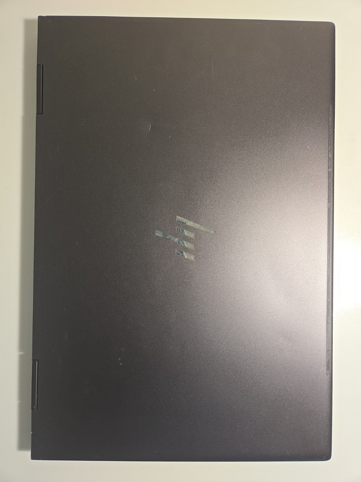HP Tscr 15,6/ 2in1/ Ryzen 5-2500u/ Radeon GFX/ 8Gb/ Ssd 255Gb/ Battery/ NO AC
