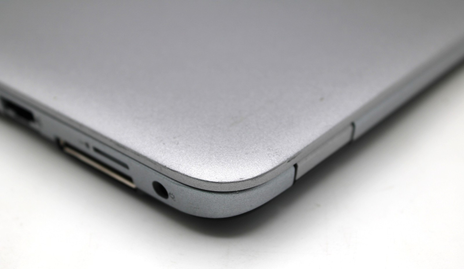 HP EliteBook Folio 9470m i5-3437U@1.9GHz 4GB DDR3 NO STORAGE OR OS *USED/TESTED*