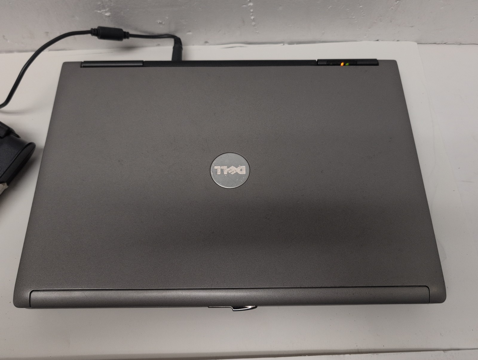 🔥 Dell Latitude D620 14″ Laptop T2400 1.83Ghz /2.5GB Ram /500GB HDD/win XP –