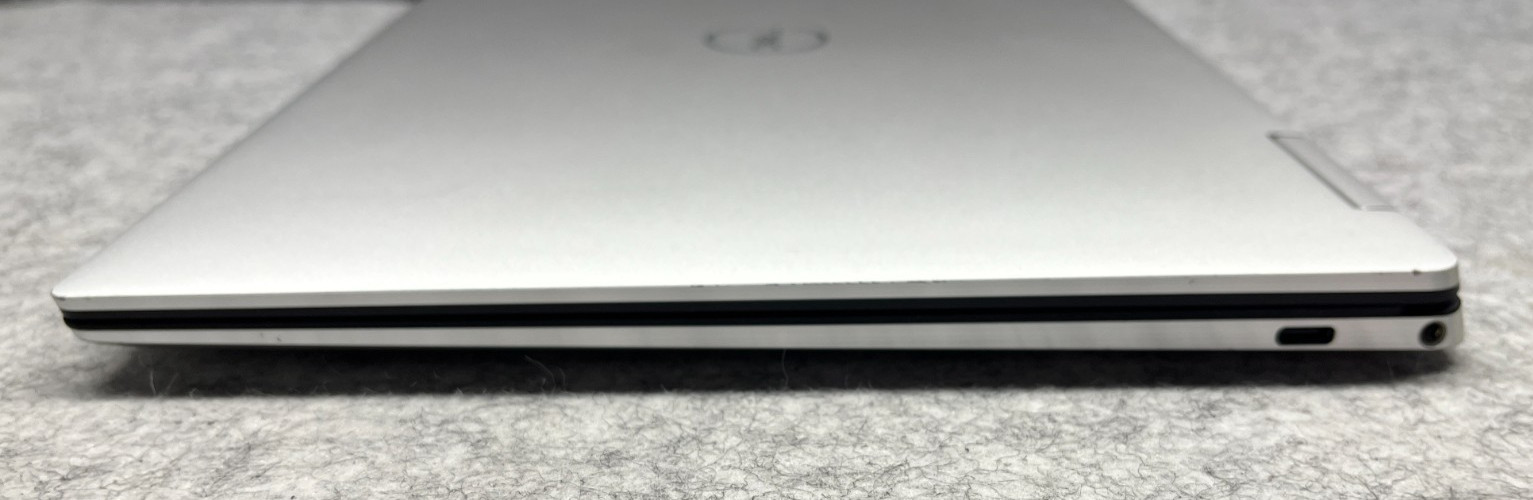 Dell XPS 13 7390 13.4 UXGA Core i7-1065G7 16GB RAM 512GB Touch Screen 2 in 1