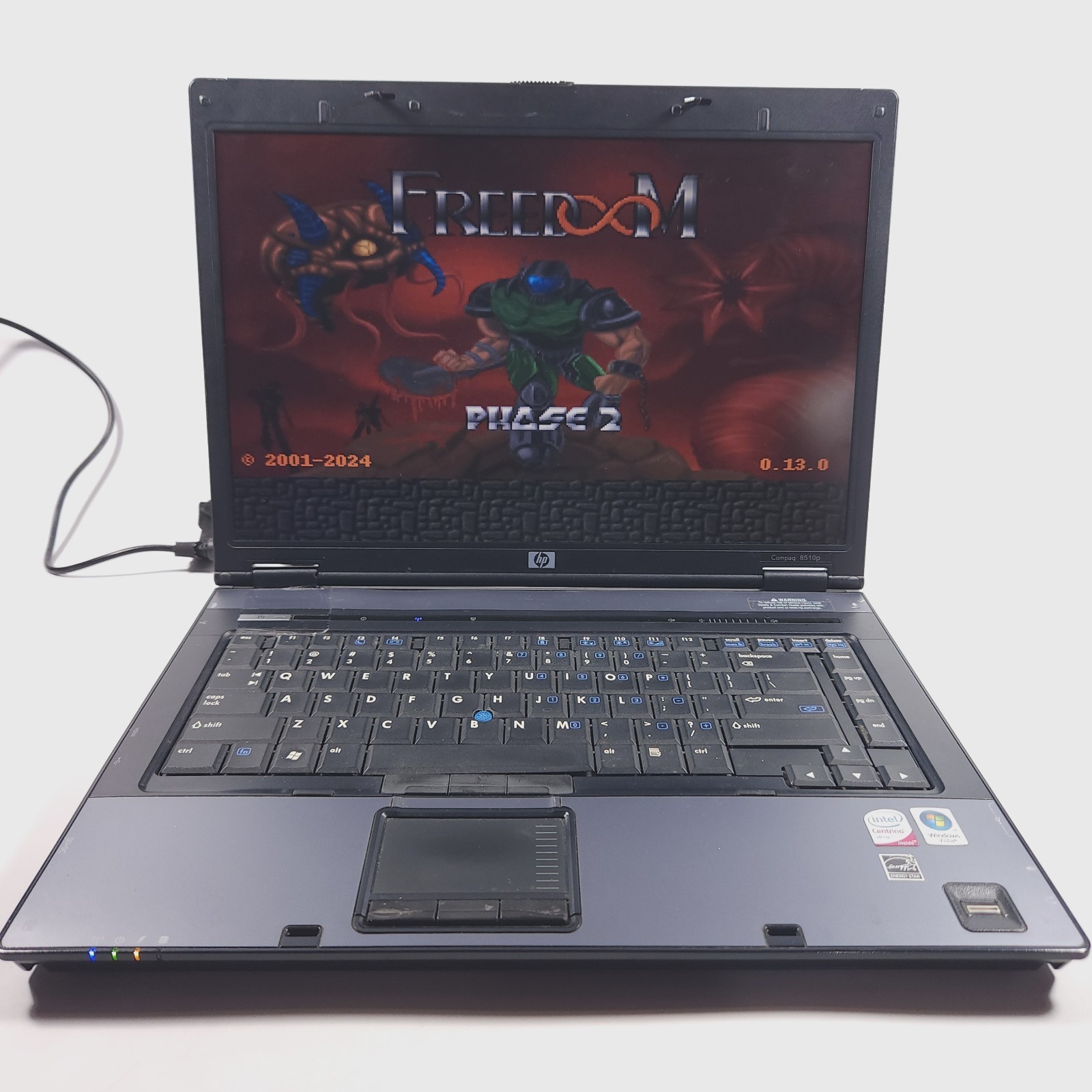 Retro Gaming Laptop HP Compaq 8510P Intel 2.4GHz 4gb RAM 150gb HD Windows XP Pro