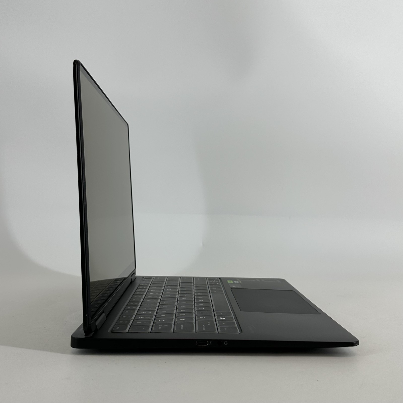 HP Omen Transcend 14 QHD+ 2.5 GHz Ultra 9 185H 32GB 1TB SSD RTX 4070 BENT FRAME