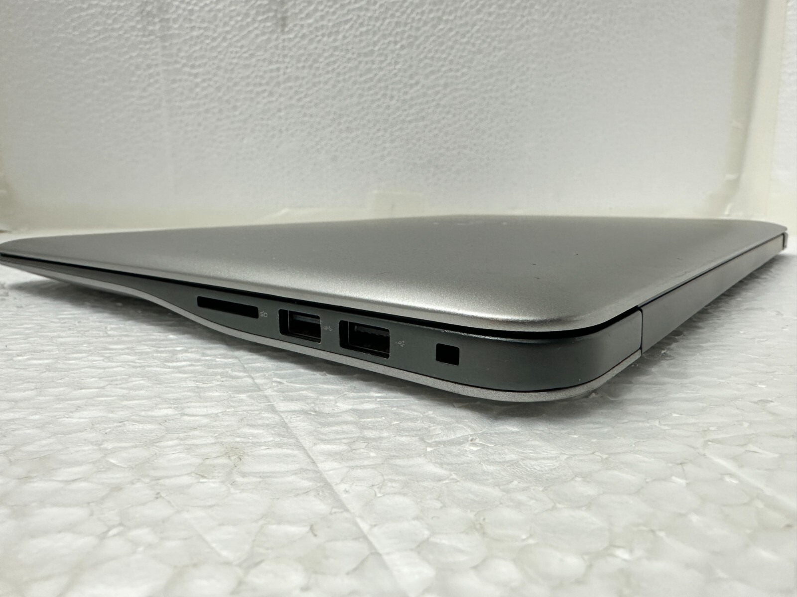 15.6″ Dell 7548 w/4K Touch | i7-5500u w/Radeon R7 | 1TB SSD | 16G | Win10 |