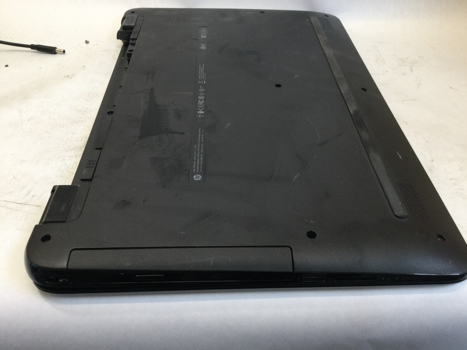 HP NOTEBOOK 17-X127CL – BOOTS TO BIOS – INTEL I7-7500U – NO RAM – READ DESC-BB