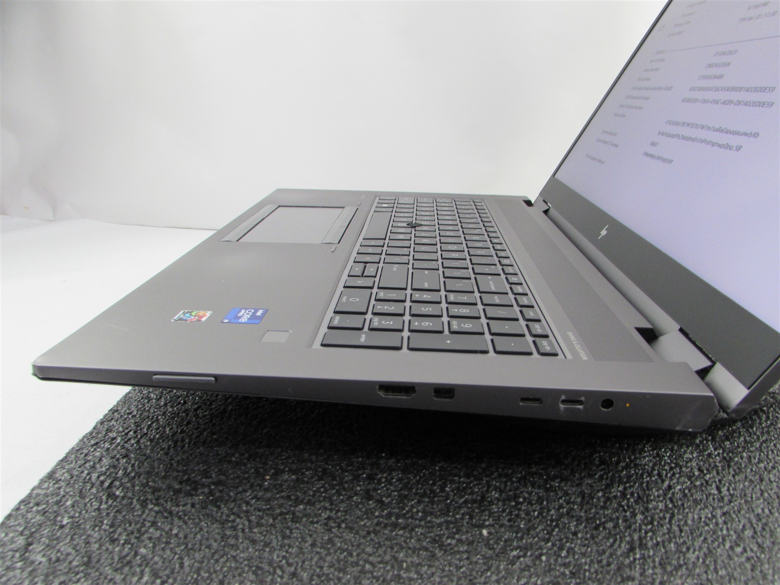 HP ZBOOK FURY 17 (G8) CORE I9-11950H 1TB SSD 32GB RAM NVIDIA RTX A5000 NO O.S