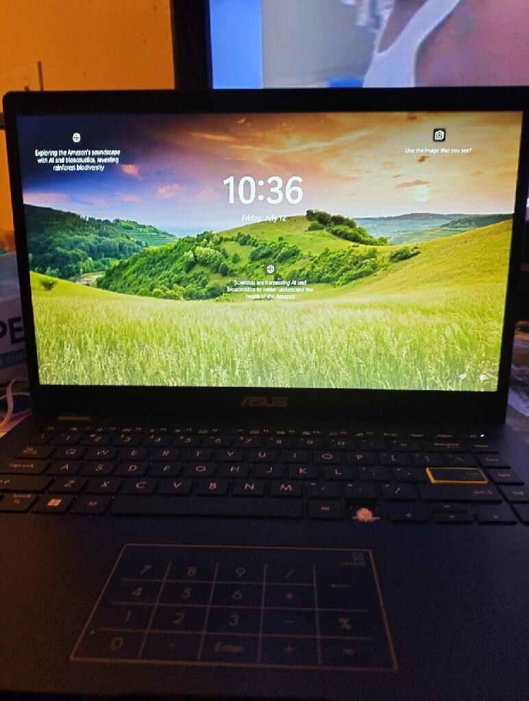 Asus Vivobook 17.3 in (512GB SSD,Intel i5 12th Gen 1.3GHz,8GB, Win 11) Laptop –